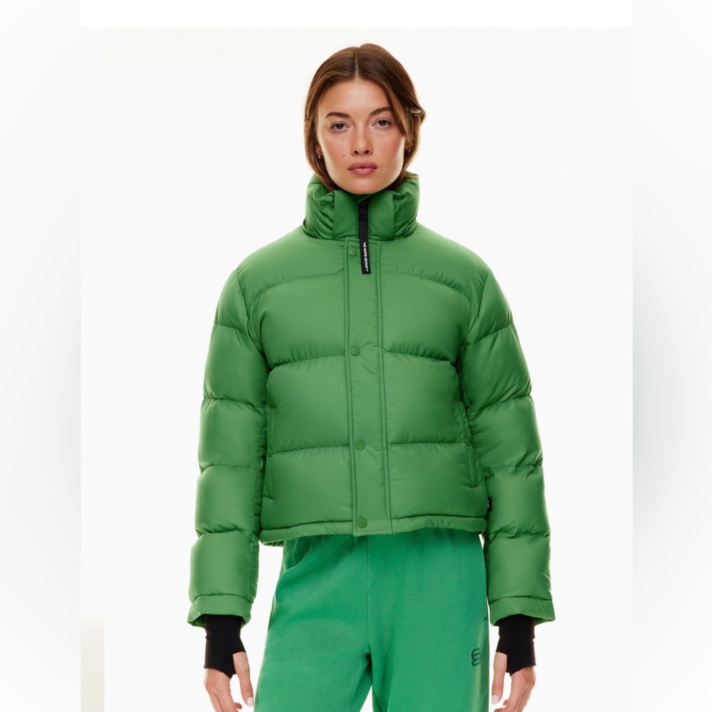 Aritzia: The super puff shorty down jacket